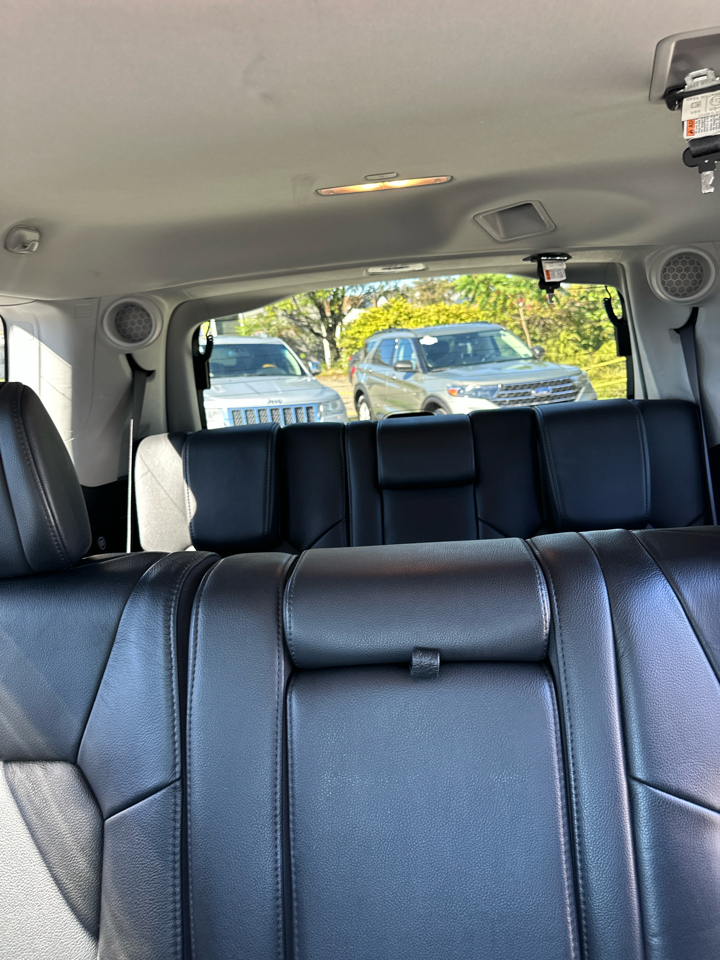 Honda Pilot Touring 4WD 5-Spd AT with DVD 2013