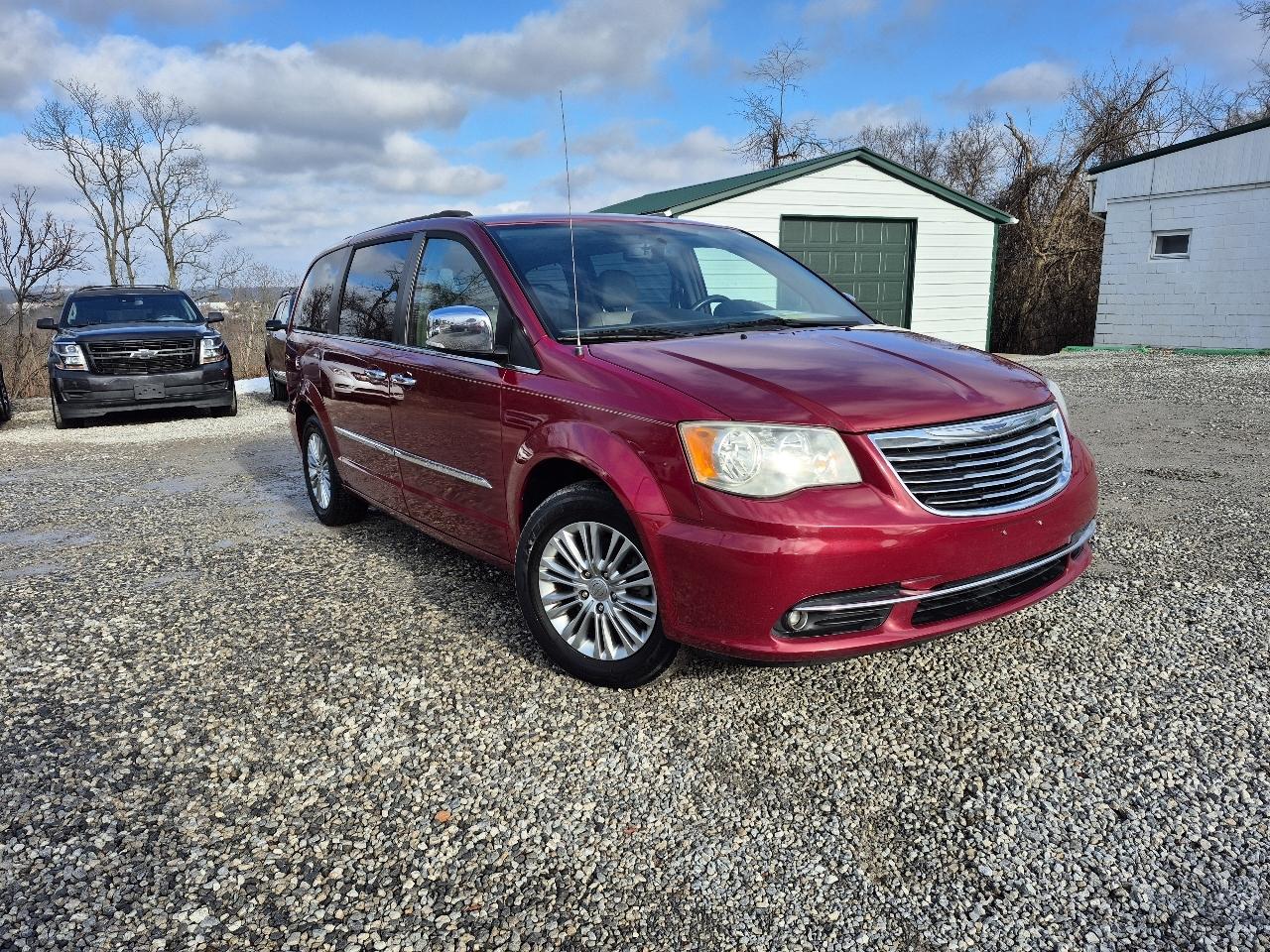 2016 Chrysler Town & Country Touring-L