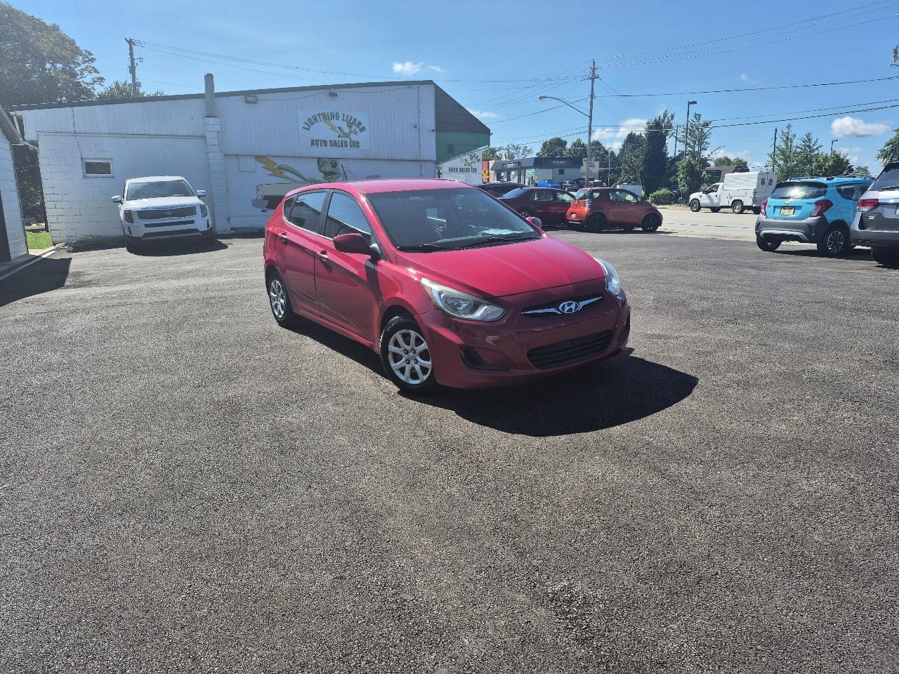 2012 Hyundai Accent GS 5-Door