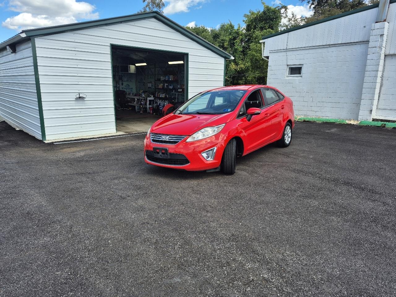 2012 Ford Fiesta SEL Sedan