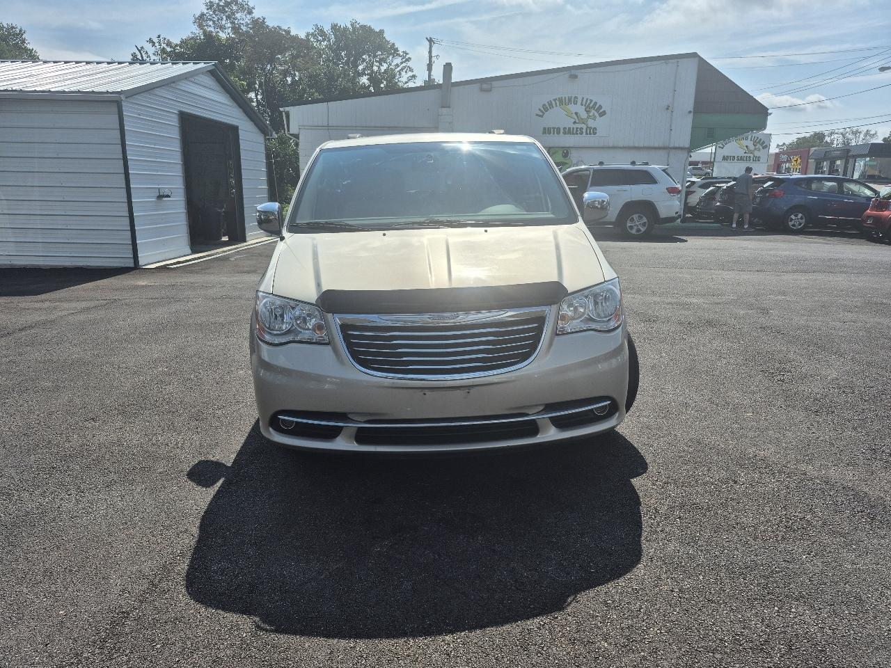 2013 Chrysler Town & Country Touring-L