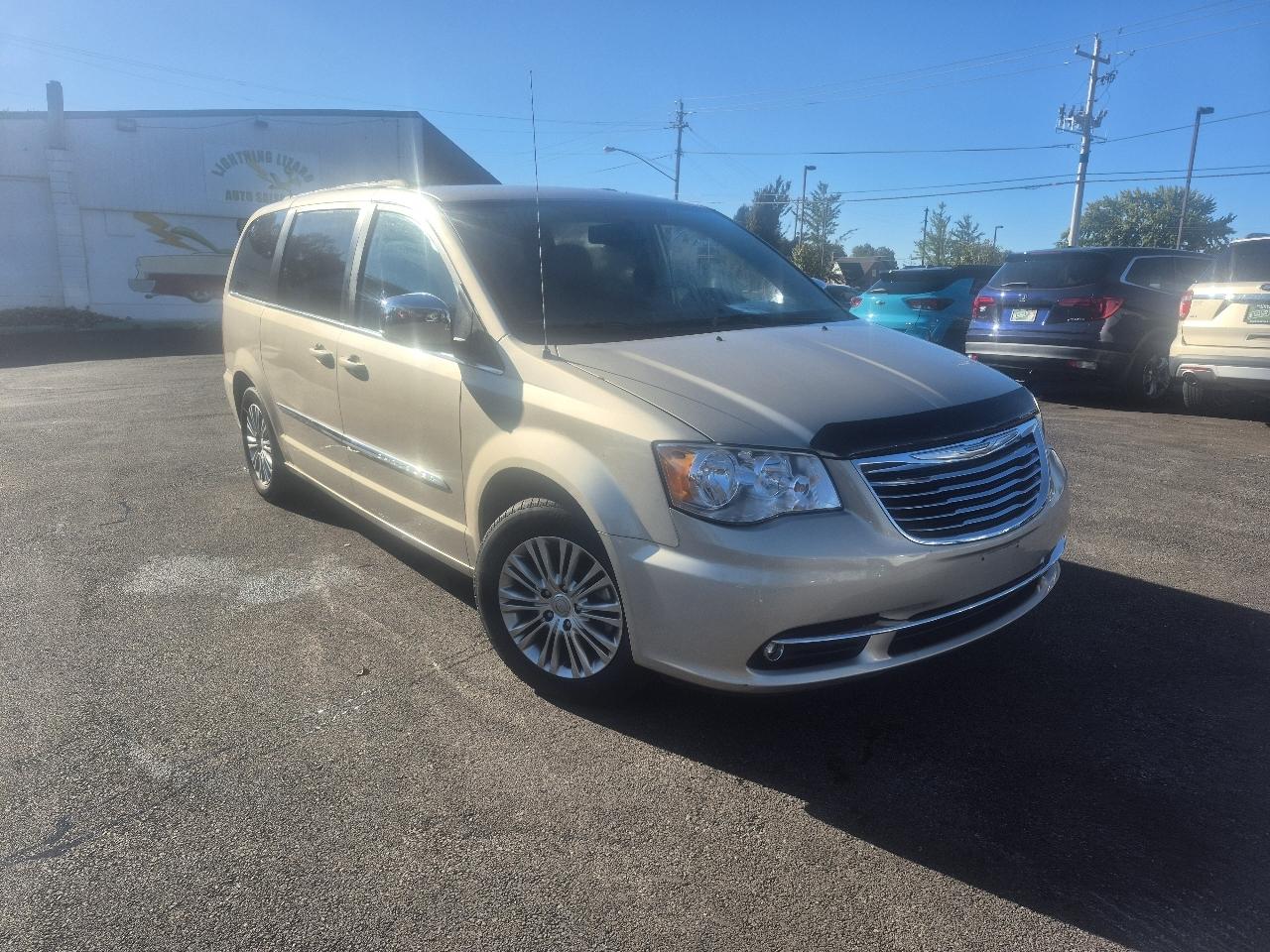 2013 Chrysler Town & Country Touring-L
