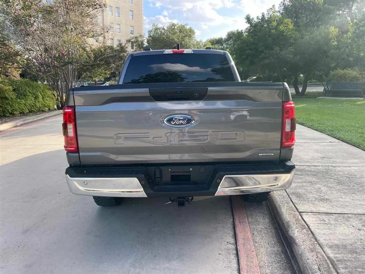 Ford F-150 Lariat 4WD SuperCrew 5.5' Box 2023