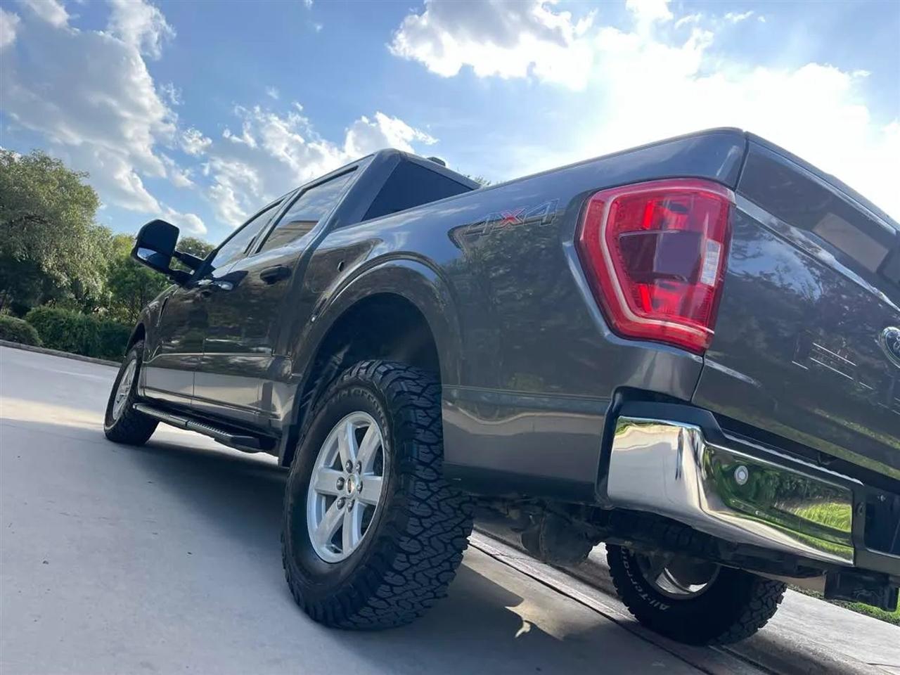 Ford F-150 Lariat 4WD SuperCrew 5.5' Box 2023