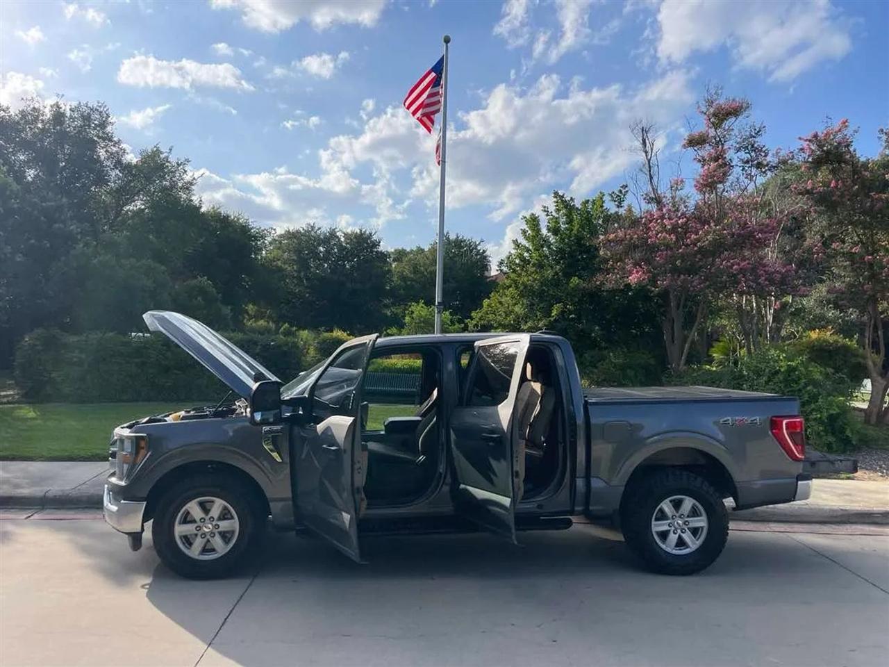 Ford F-150 Lariat 4WD SuperCrew 5.5' Box 2023