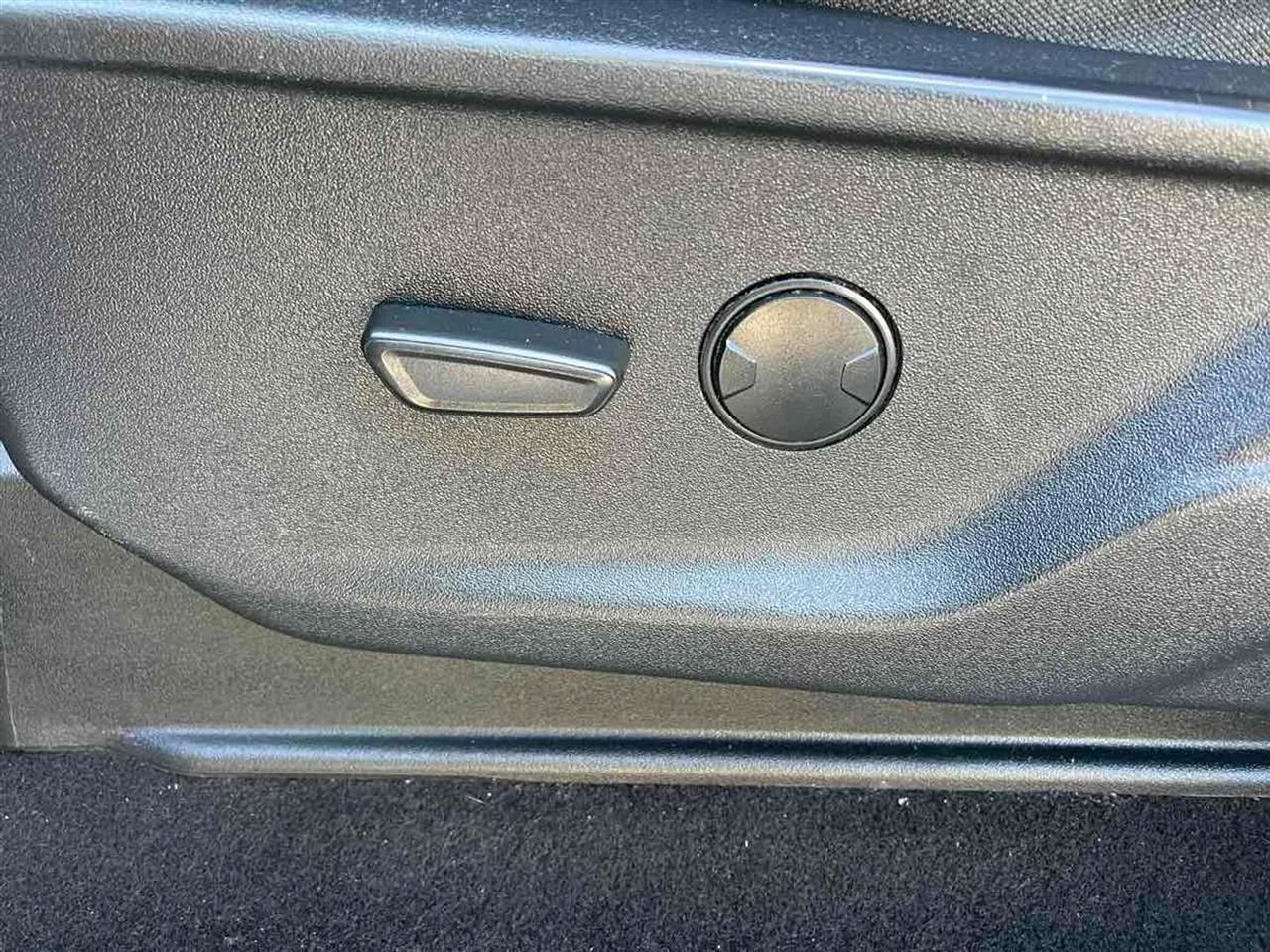 Ford F-150 Lariat 4WD SuperCrew 5.5' Box 2023