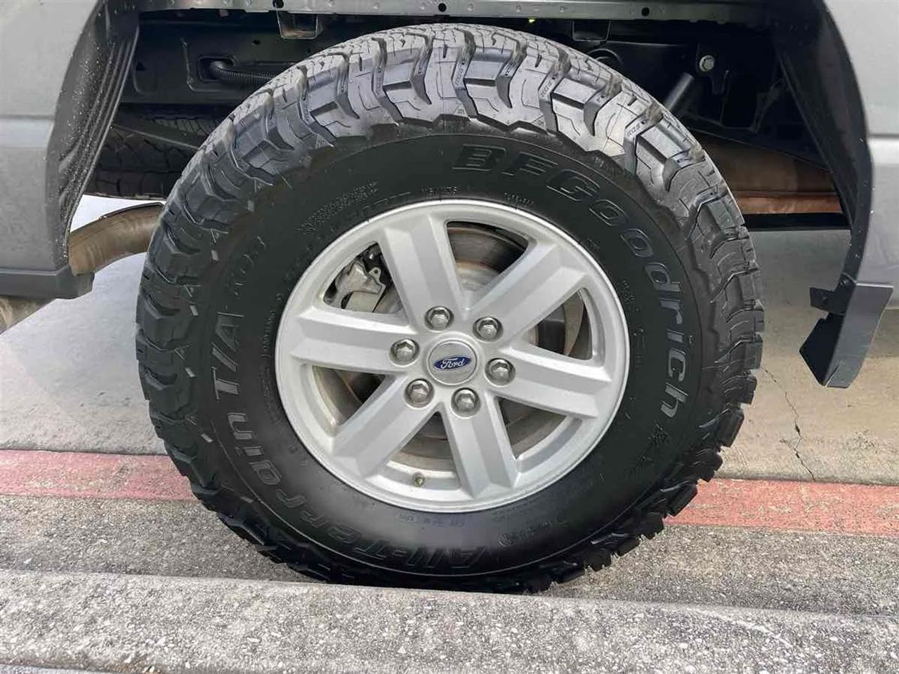 Ford F-150 Lariat 4WD SuperCrew 5.5' Box 2023