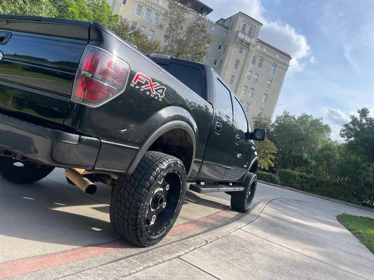Ford F-150 4WD SuperCrew 145" King Ranch 2013