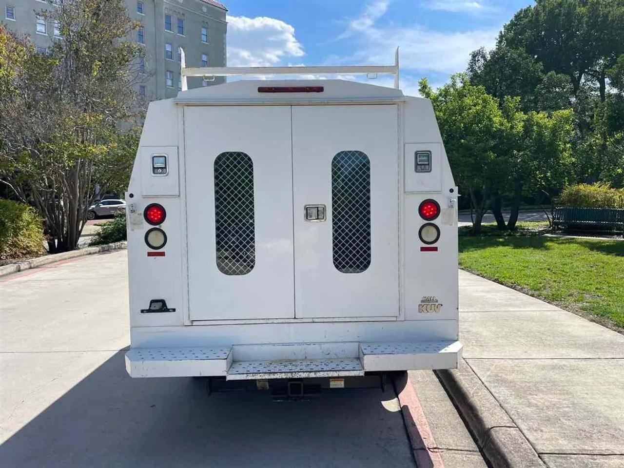 GMC Savana Commercial Cutaway 3500 Van 139" 2013