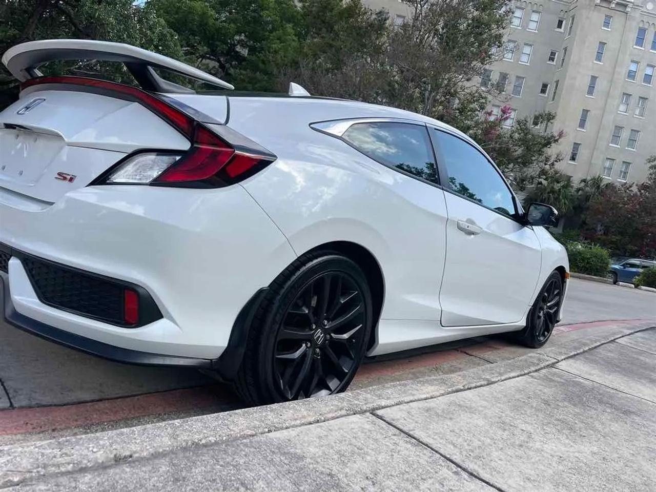 Honda Civic Si Coupe Manual w/Summer Tires 2020