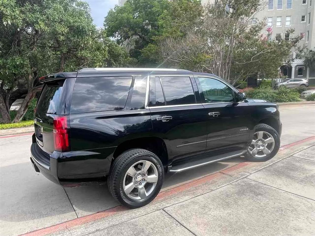 Chevrolet Tahoe 4WD 4dr Premier 2017