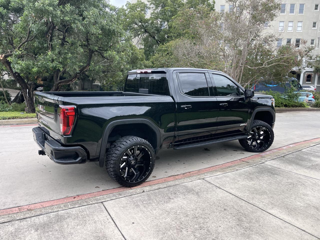GMC Sierra 1500 4WD Crew Cab 147" AT4 2021