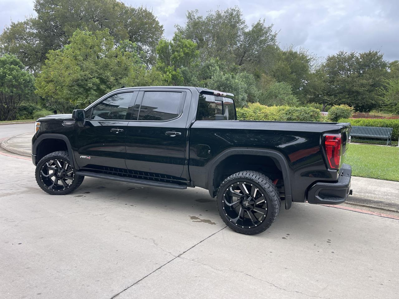 GMC Sierra 1500 4WD Crew Cab 147" AT4 2021