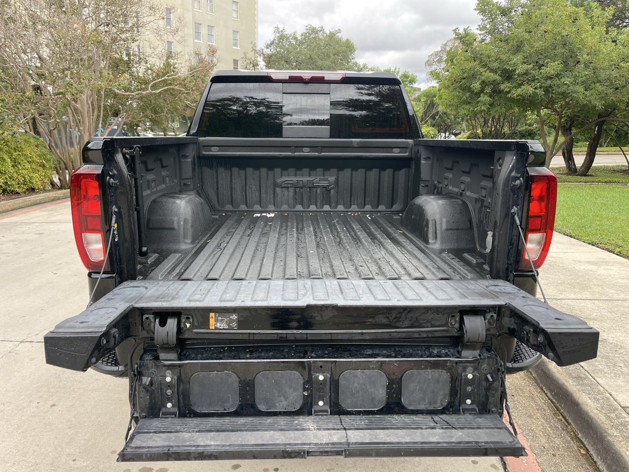 GMC Sierra 1500 4WD Crew Cab 147" AT4 2021