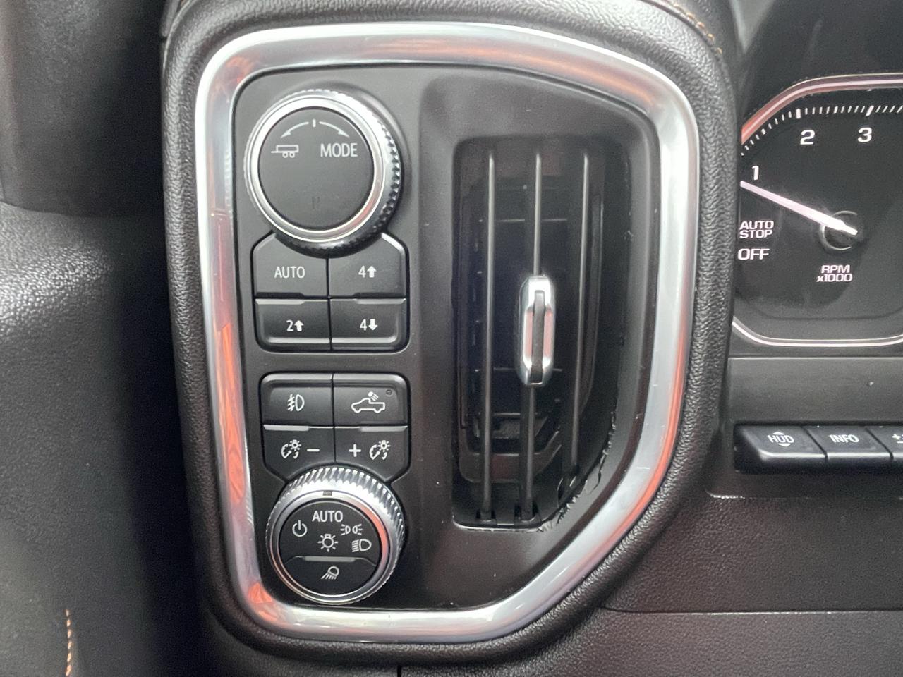 GMC Sierra 1500 4WD Crew Cab 147" AT4 2021