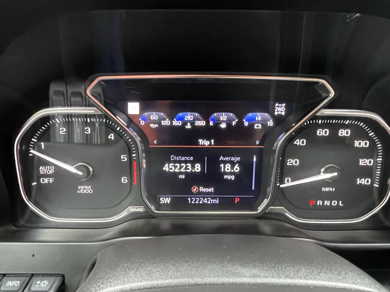 GMC Sierra 1500 4WD Crew Cab 147" AT4 2021