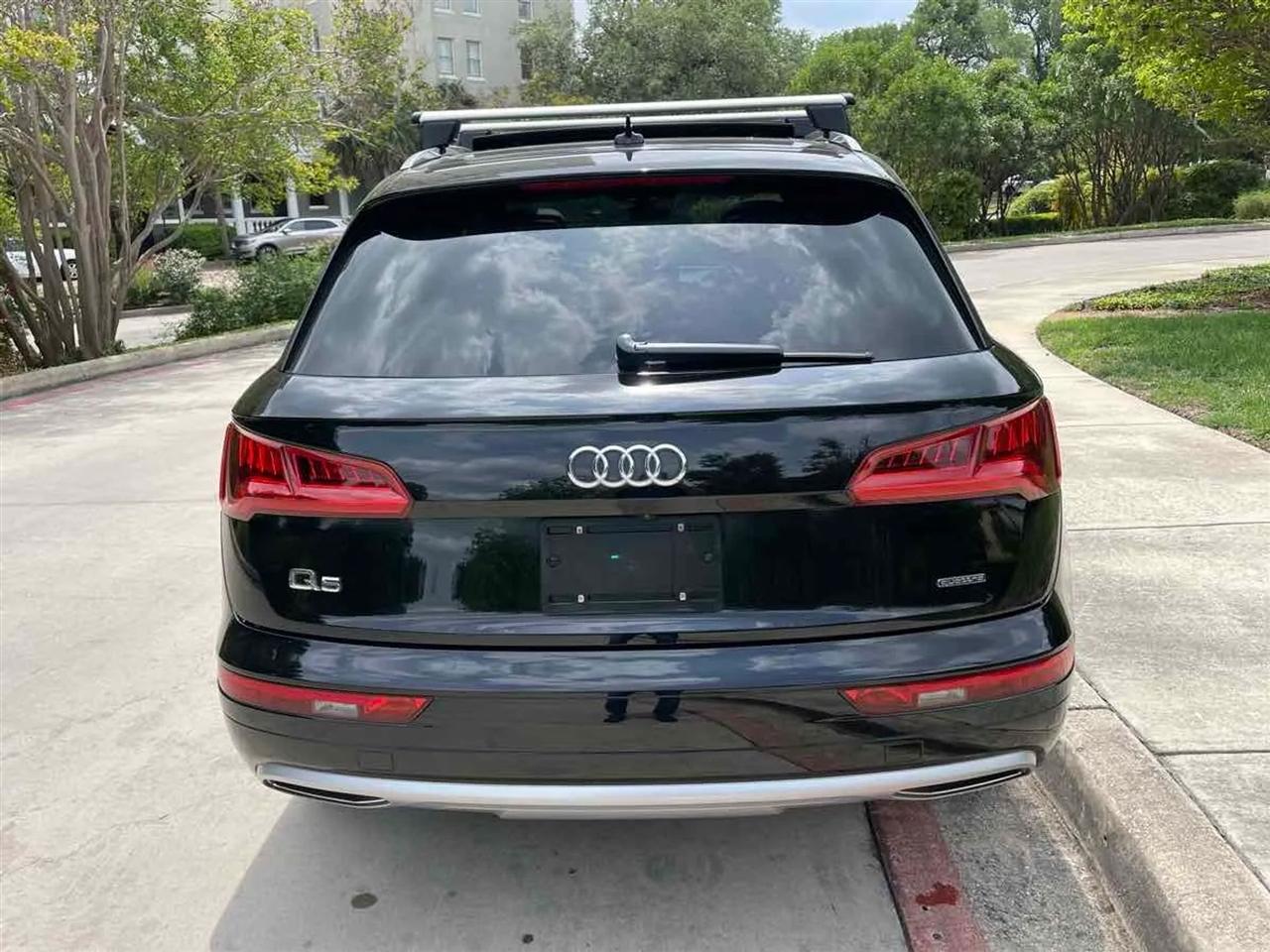Audi Q5 Titanium Premium 45 TFSI quattro 2020