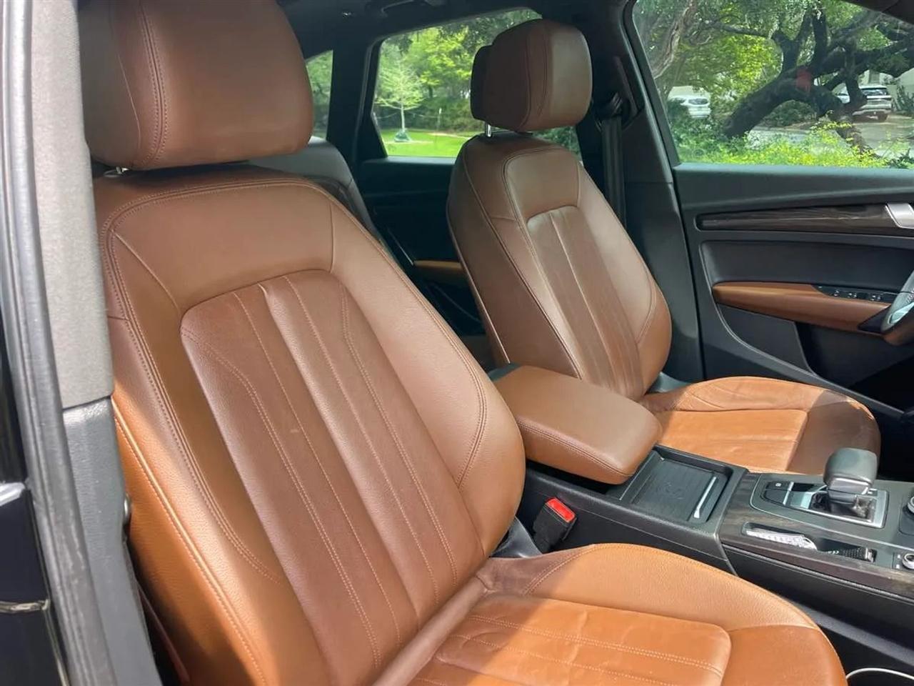 Audi Q5 Titanium Premium 45 TFSI quattro 2020