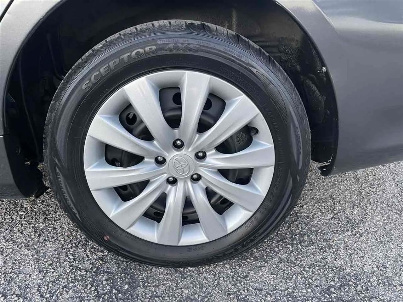 Toyota Corolla 4dr Sdn Auto LE Special Edition (Natl) 2013
