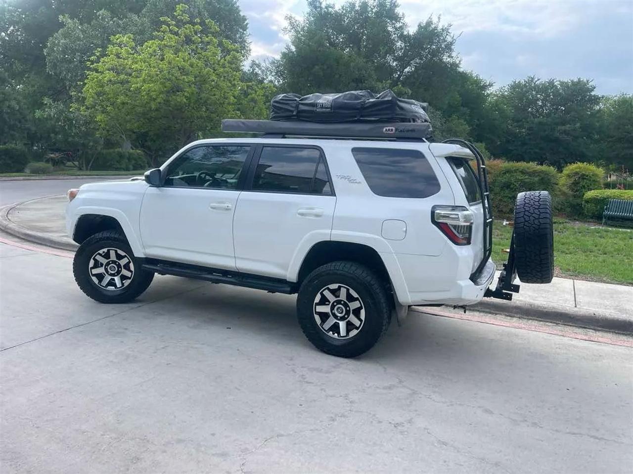 Toyota 4Runner TRD Off Road Premium 4WD (Natl) 2017