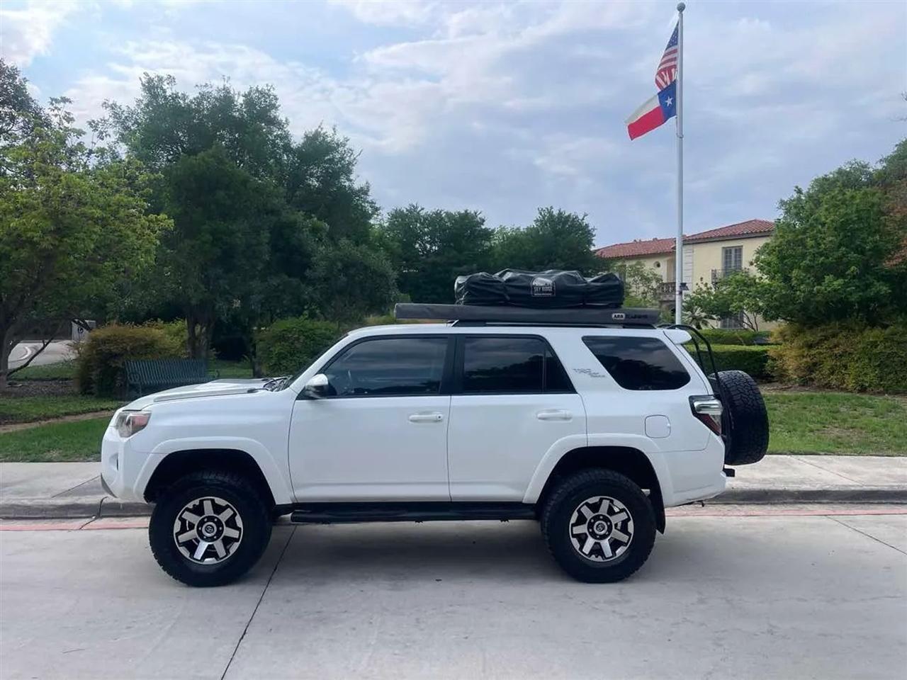 Toyota 4Runner TRD Off Road Premium 4WD (Natl) 2017
