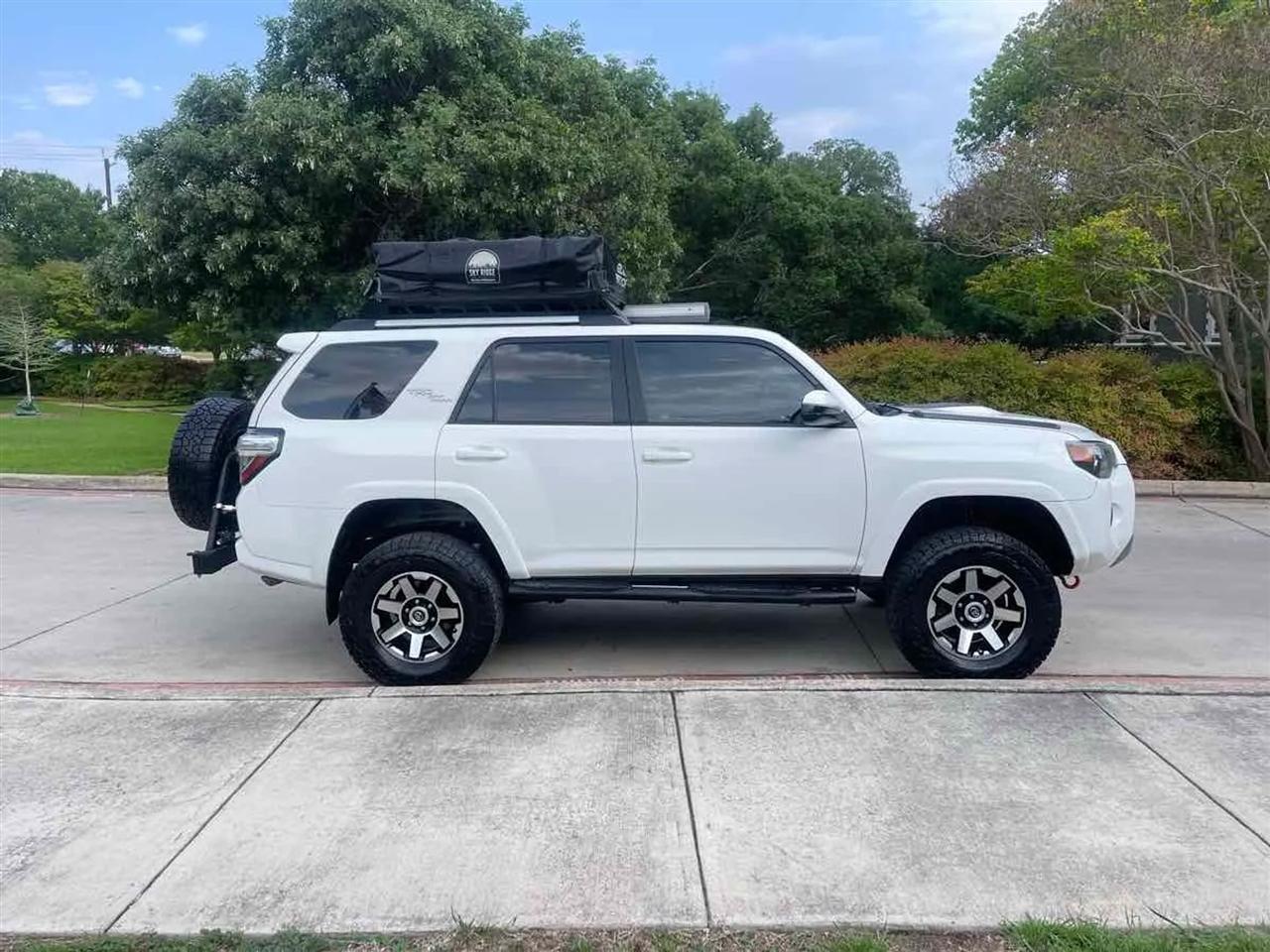 Toyota 4Runner TRD Off Road Premium 4WD (Natl) 2017