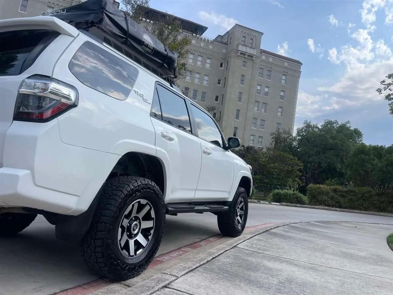 Toyota 4Runner TRD Off Road Premium 4WD (Natl) 2017