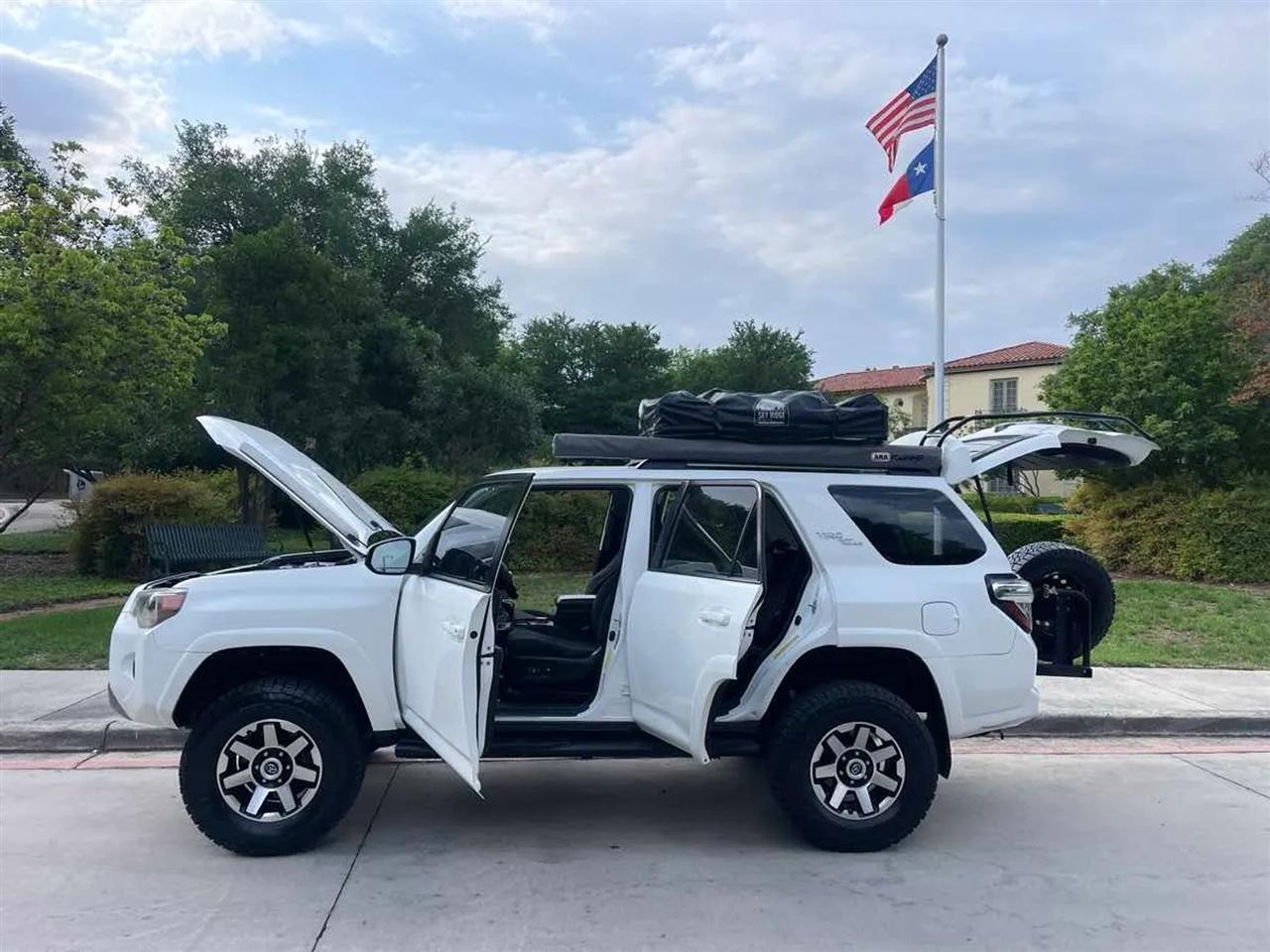 Toyota 4Runner TRD Off Road Premium 4WD (Natl) 2017
