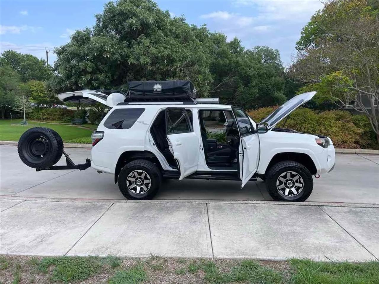 Toyota 4Runner TRD Off Road Premium 4WD (Natl) 2017