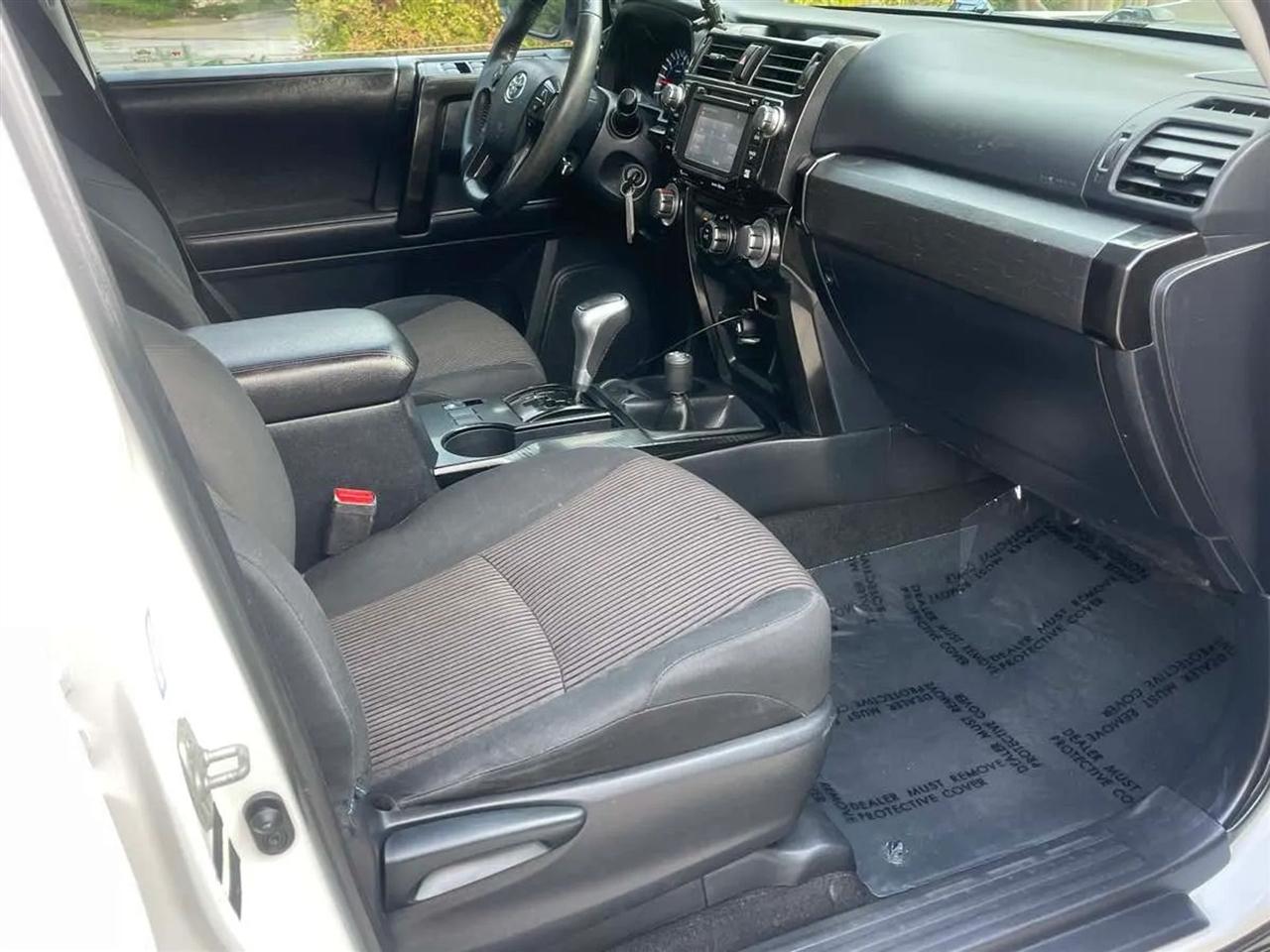 Toyota 4Runner TRD Off Road Premium 4WD (Natl) 2017