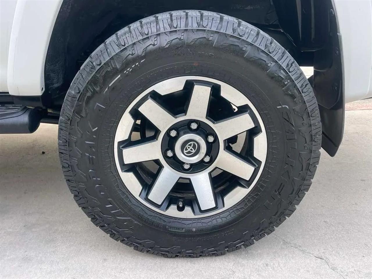 Toyota 4Runner TRD Off Road Premium 4WD (Natl) 2017