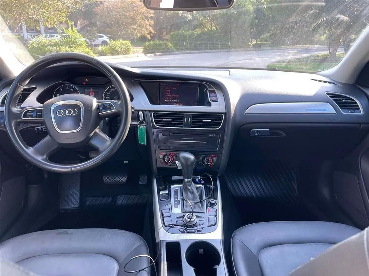 Audi A4 4dr Avant Wgn Auto quattro 2.0T Premium Plus 2010