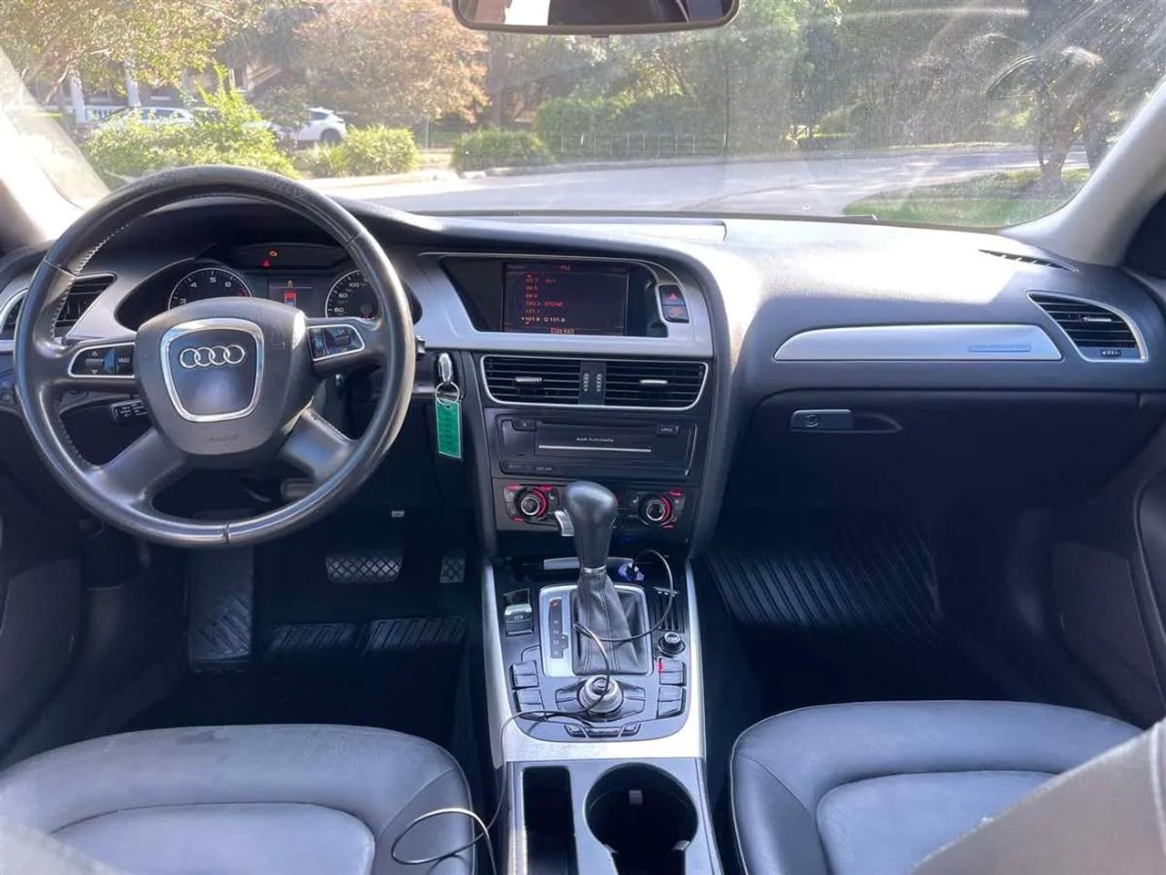 Audi A4 4dr Avant Wgn Auto quattro 2.0T Premium Plus 2011