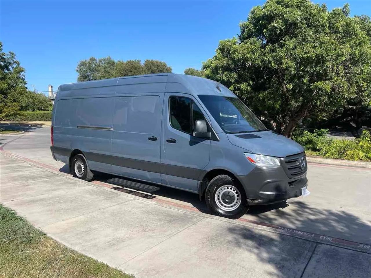 Mercedes-Benz Sprinter Van 2500 High Roof V6 170" RWD 2019