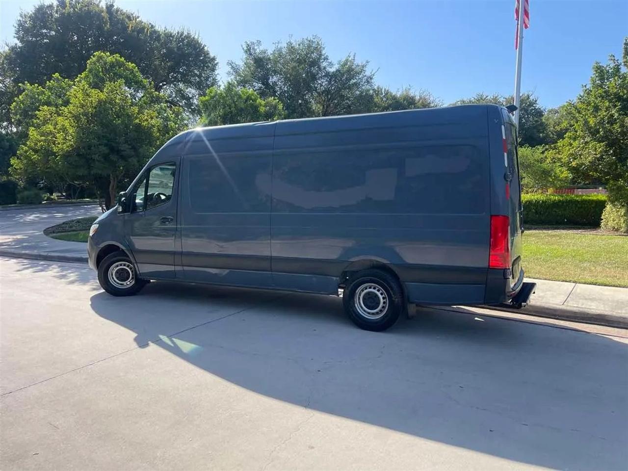 Mercedes-Benz Sprinter Van 2500 High Roof V6 170" RWD 2019