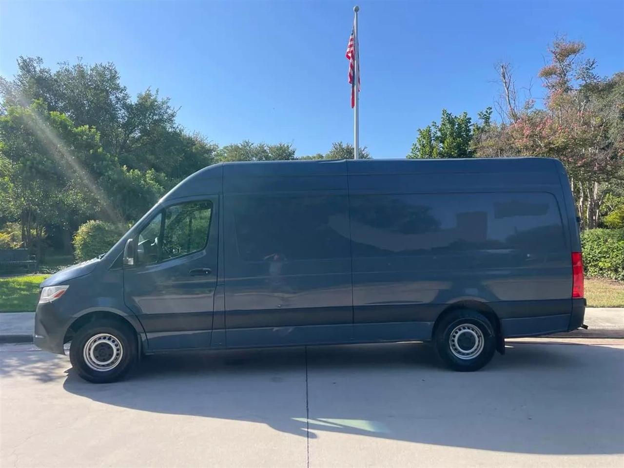 Mercedes-Benz Sprinter Van 2500 High Roof V6 170" RWD 2019