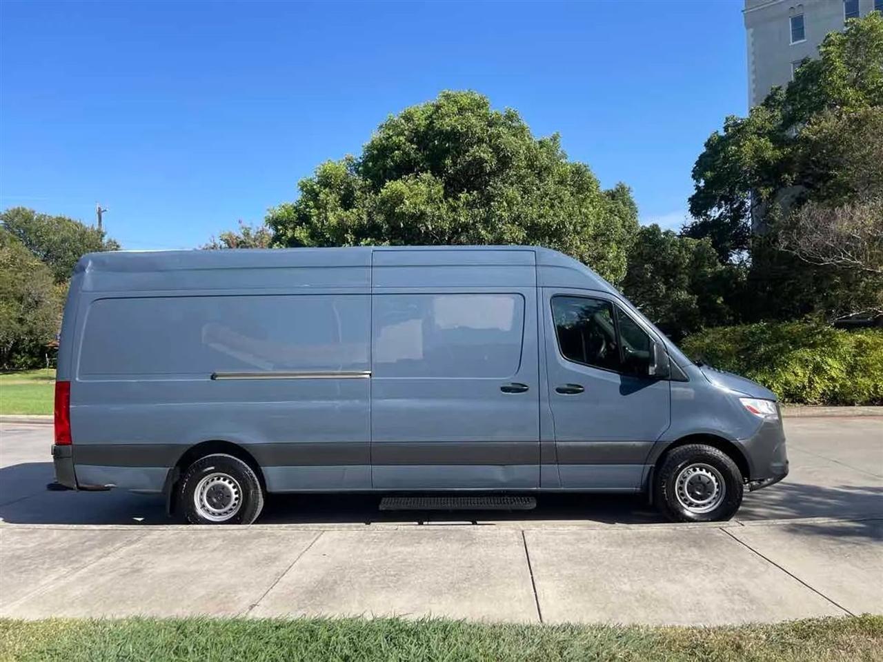 Mercedes-Benz Sprinter Van 2500 High Roof V6 170" RWD 2019
