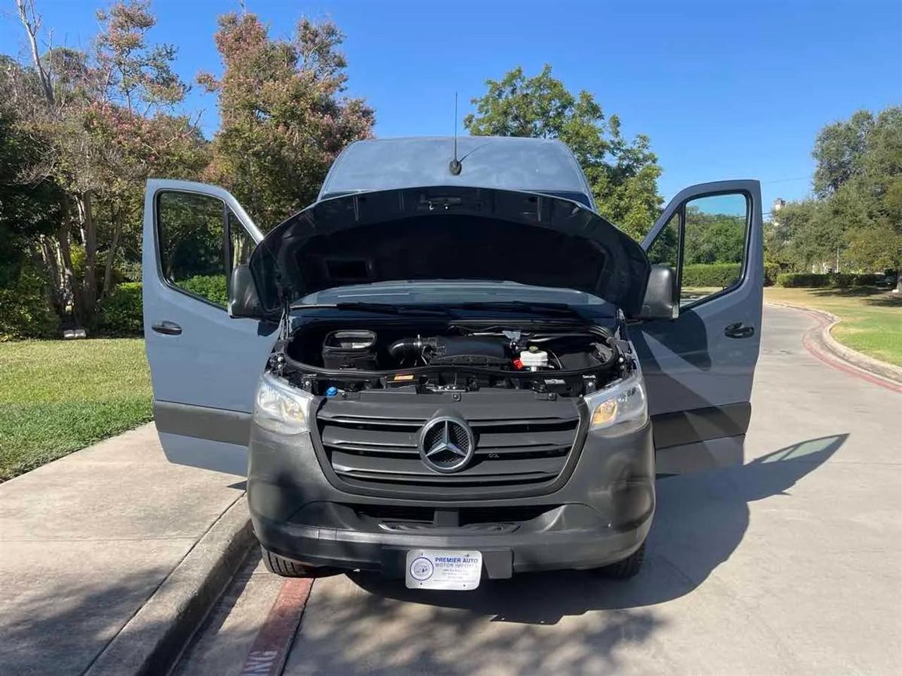 Mercedes-Benz Sprinter Van 2500 High Roof V6 170" RWD 2019