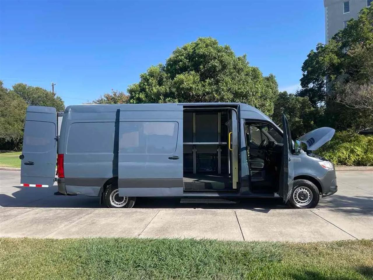 Mercedes-Benz Sprinter Van 2500 High Roof V6 170" RWD 2019
