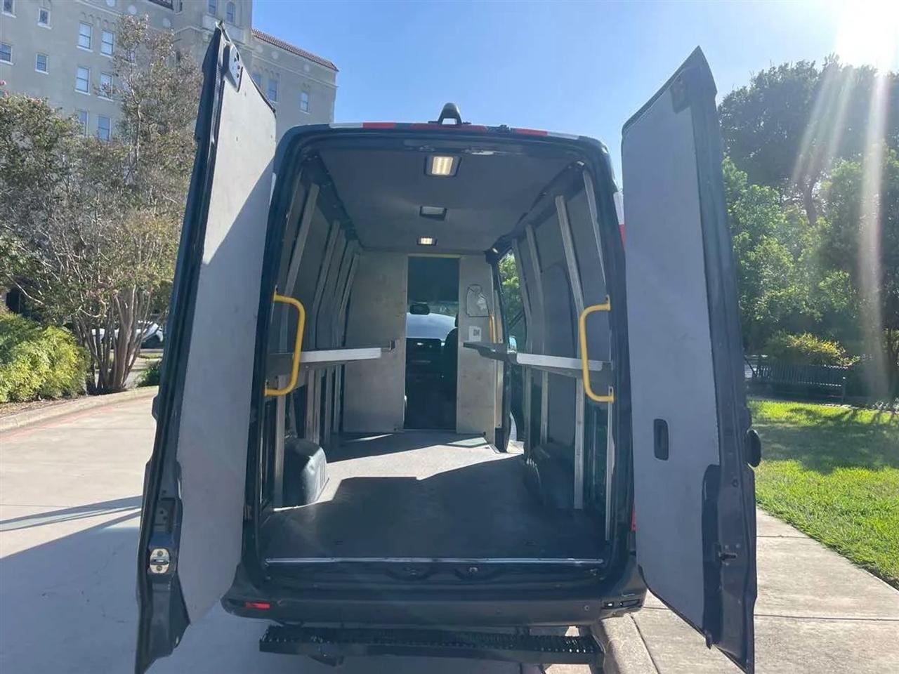 Mercedes-Benz Sprinter Van 2500 High Roof V6 170" RWD 2019