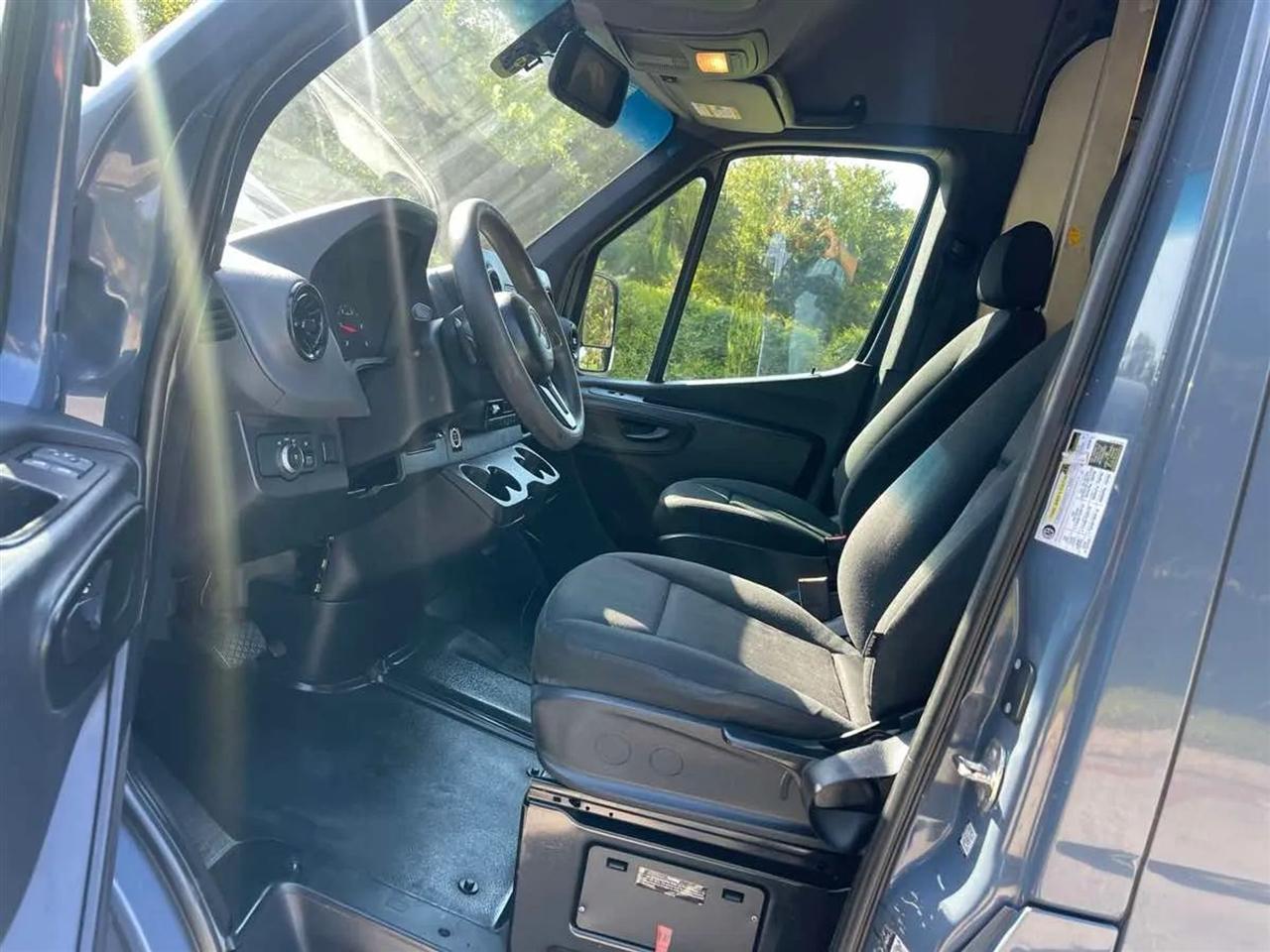 Mercedes-Benz Sprinter Van 2500 High Roof V6 170" RWD 2019