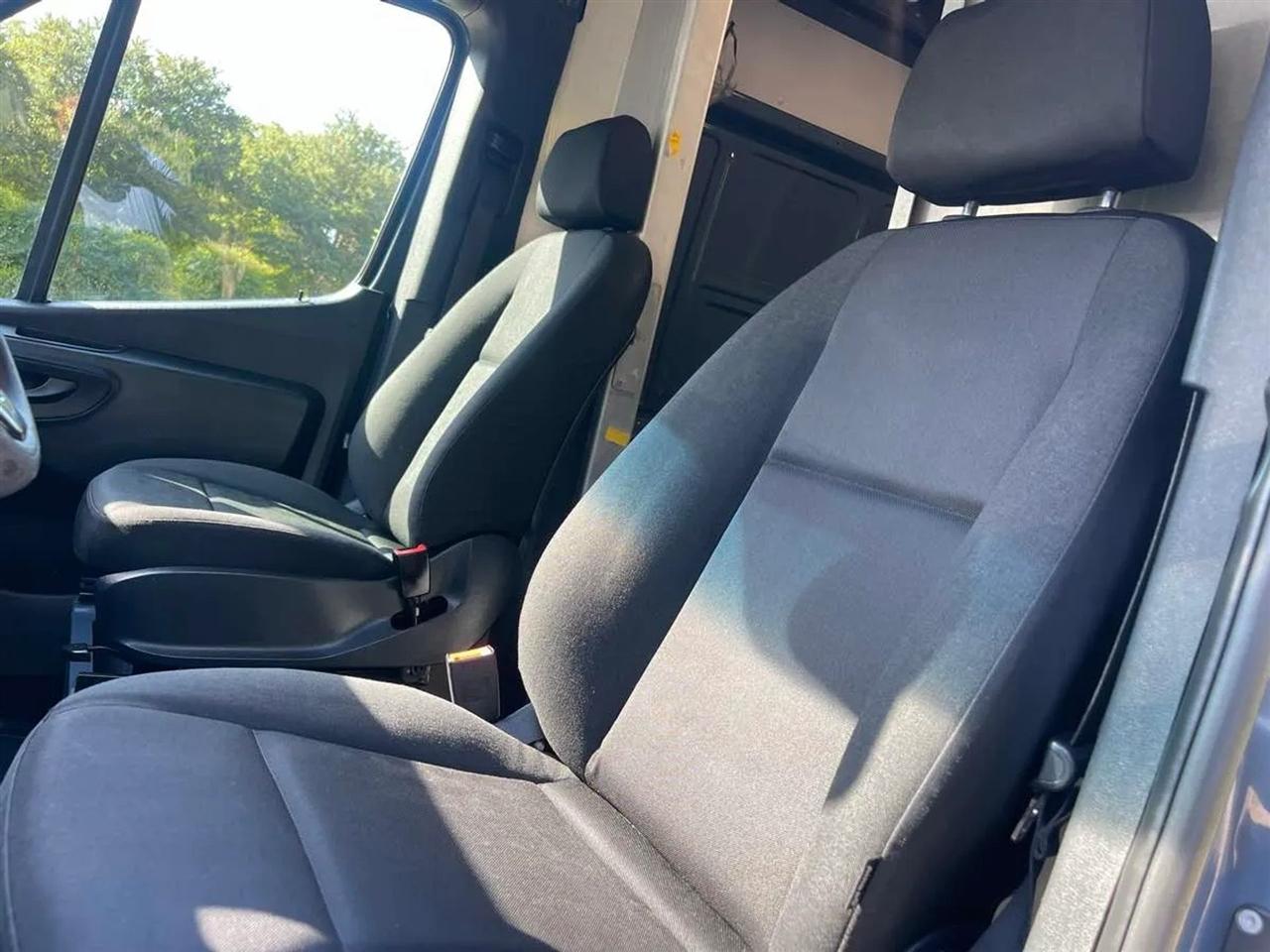 Mercedes-Benz Sprinter Van 2500 High Roof V6 170" RWD 2019