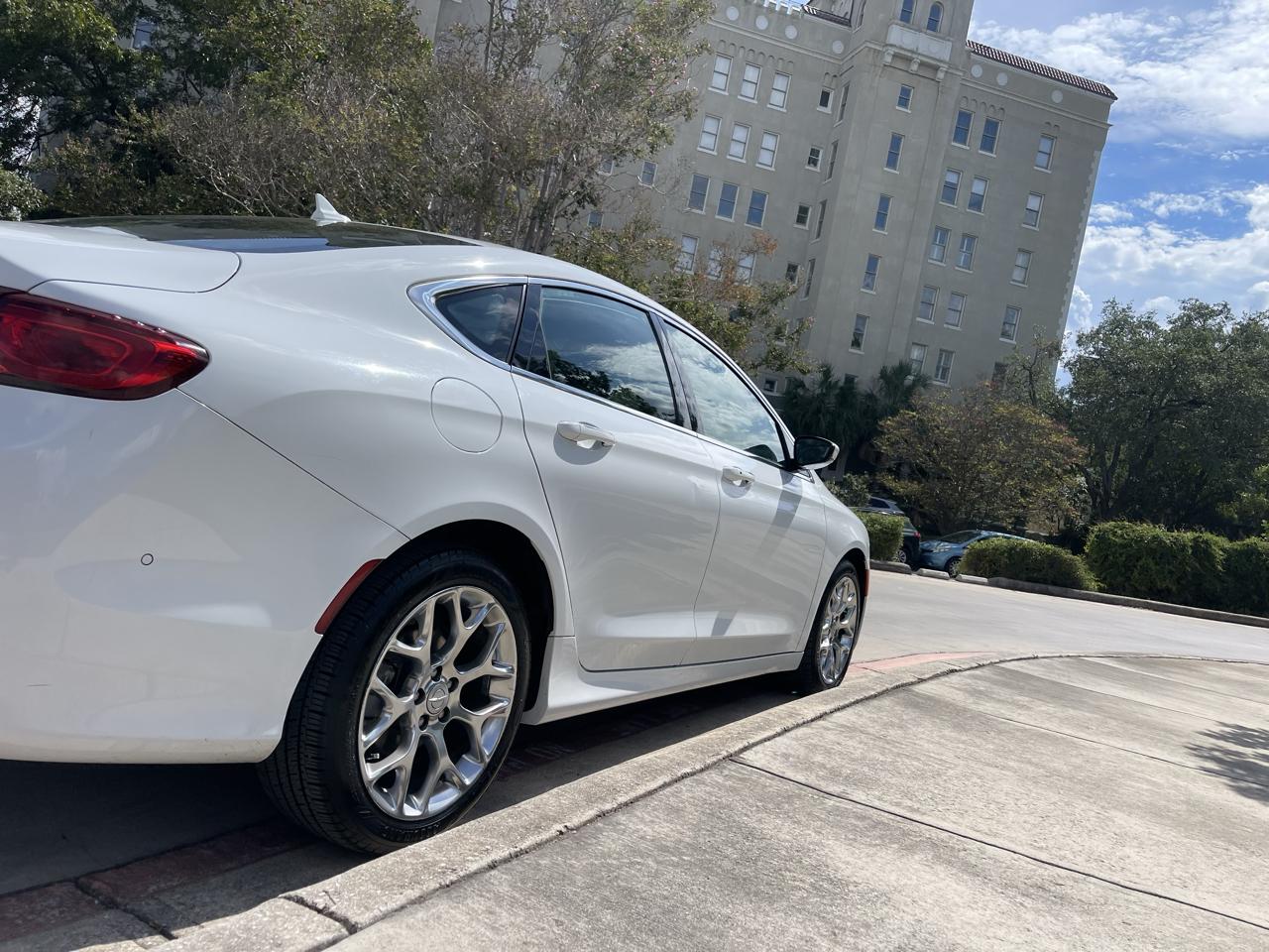Chrysler 200 4dr Sdn C AWD 2015