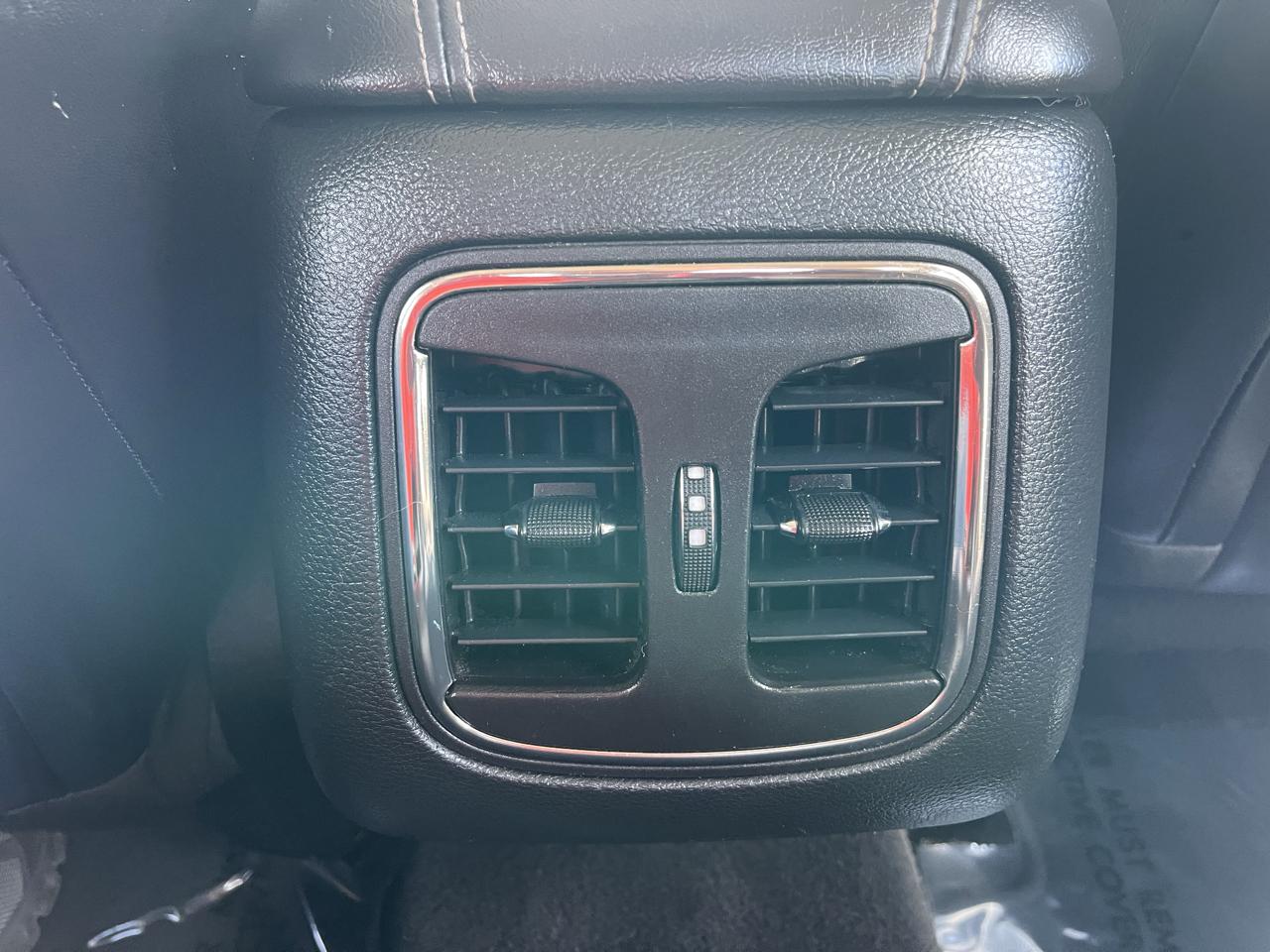 Chrysler 200 4dr Sdn C AWD 2015
