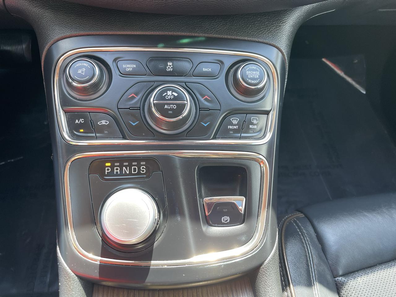Chrysler 200 4dr Sdn C AWD 2015