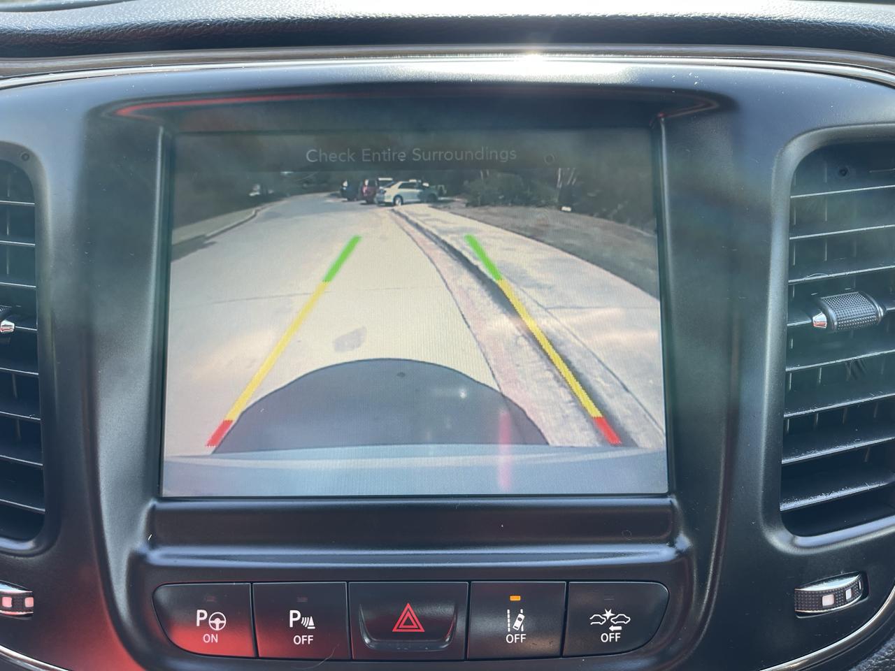 Chrysler 200 4dr Sdn C AWD 2015