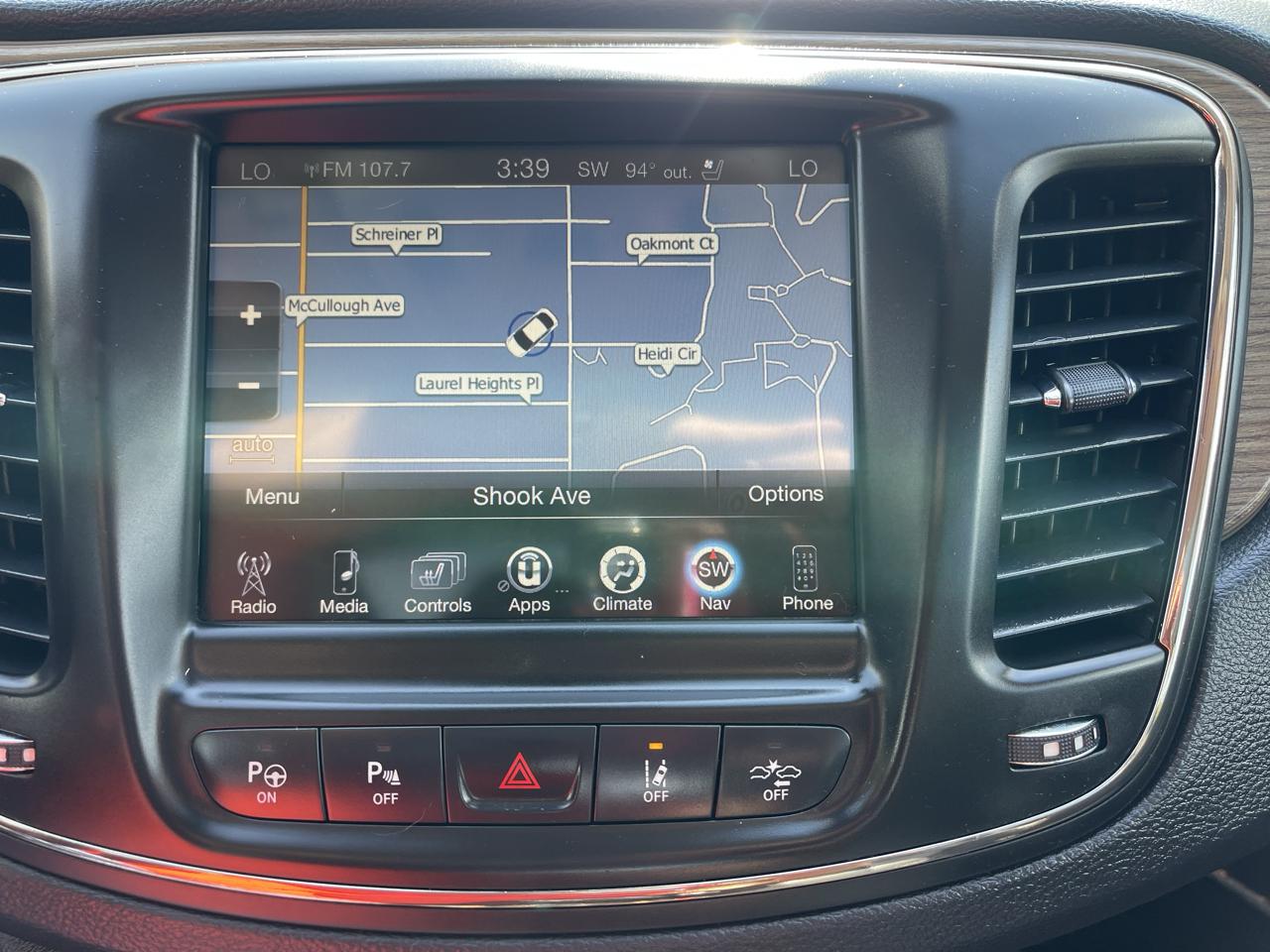 Chrysler 200 4dr Sdn C AWD 2015