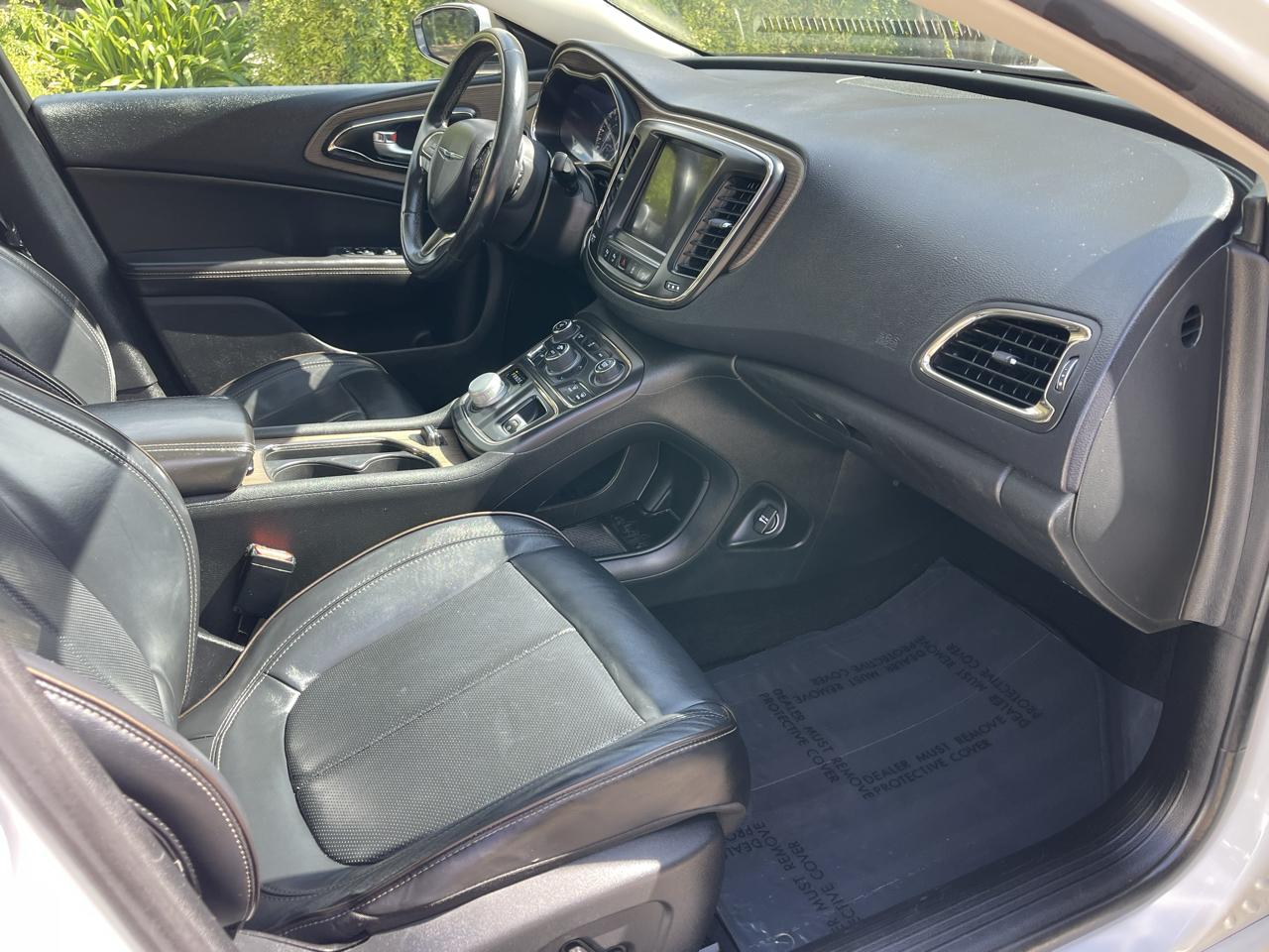 Chrysler 200 4dr Sdn C AWD 2015