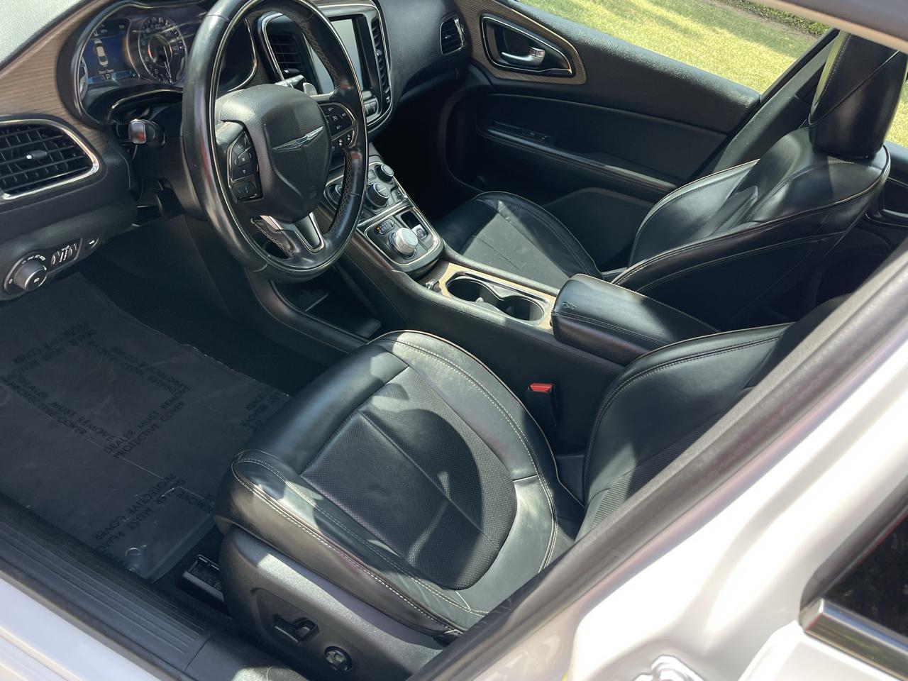 Chrysler 200 4dr Sdn C AWD 2015