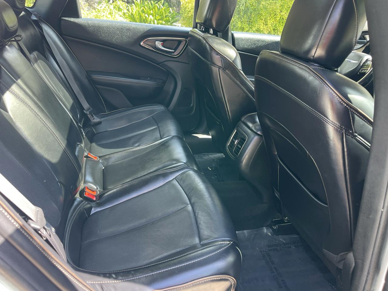 Chrysler 200 4dr Sdn C AWD 2015